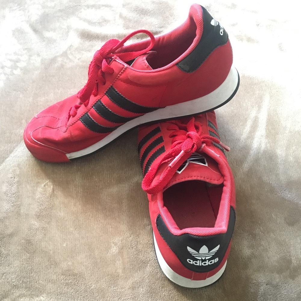 Red adidas sneakers with black stripes🔴⚫️
